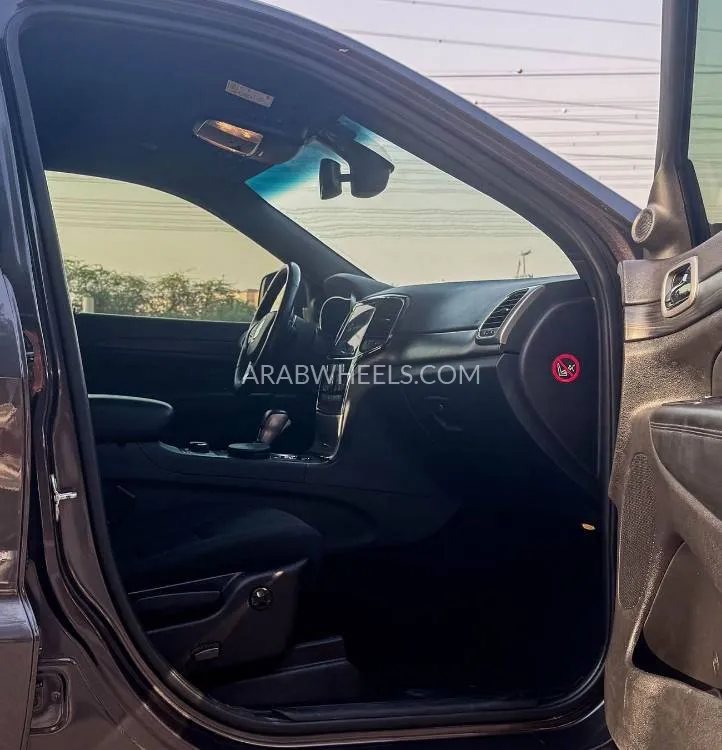 جيب شيروكي 2021 for Sale in الشارقة Image-9