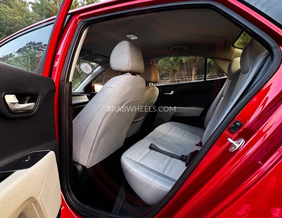 Kia Rio 2021 for Sale in Sharjah Image-10