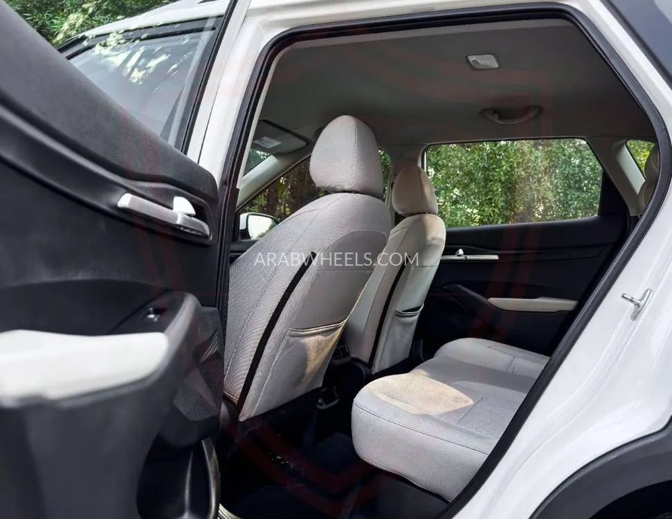 Kia Seltos 2020 for Sale in Sharjah Image-9