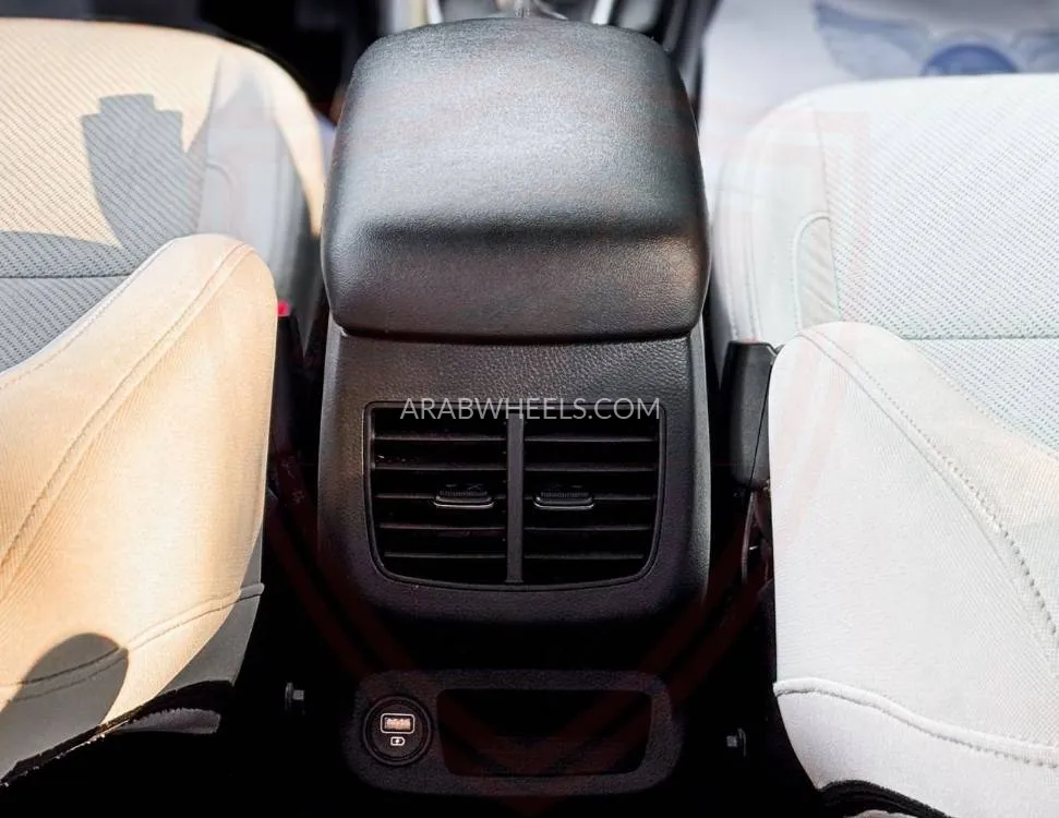 Kia Seltos 2020 for Sale in Sharjah Image-10