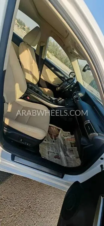 Lexus IS 2015 for Sale in Sharjah Image-6