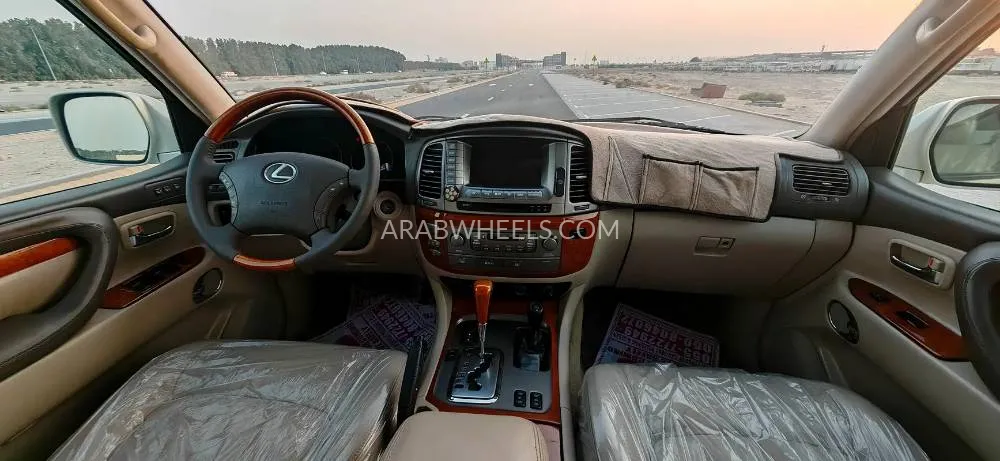 Lexus LX 2004 for Sale in Sharjah Image-13