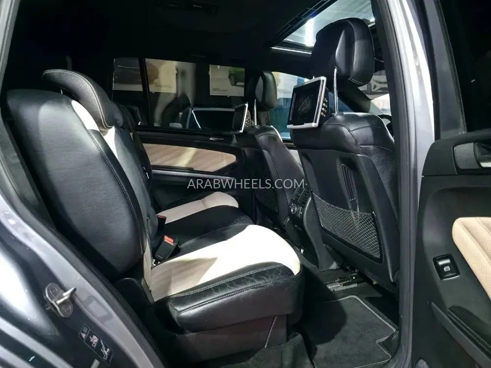 Mercedes Benz GL Class 2012 for Sale in Ajman Image-14