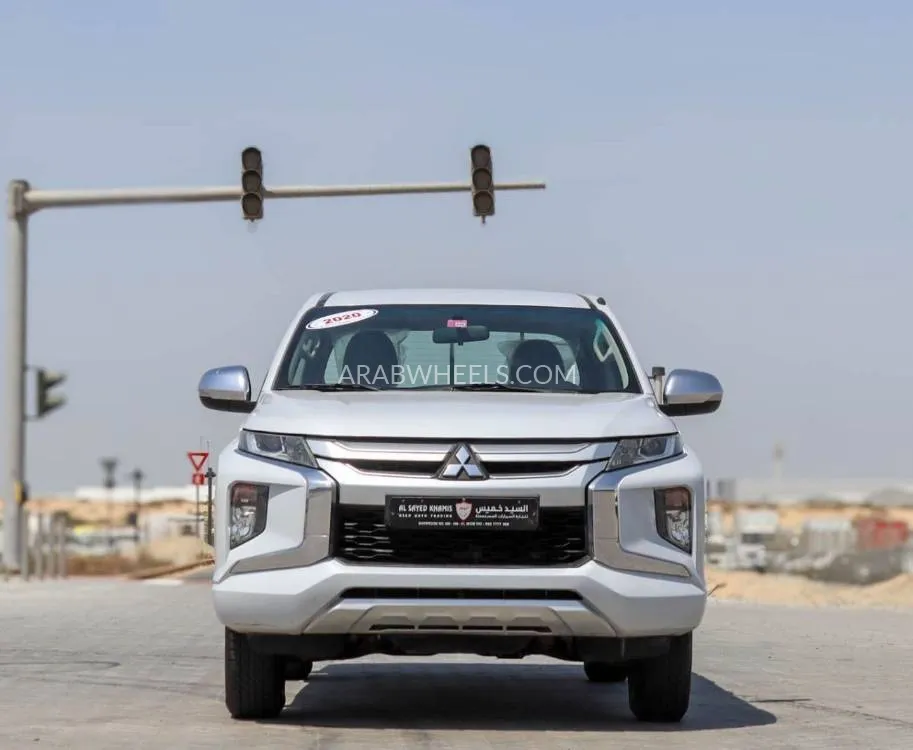 Mitsubishi L200 2020 for Sale in Sharjah Image-2