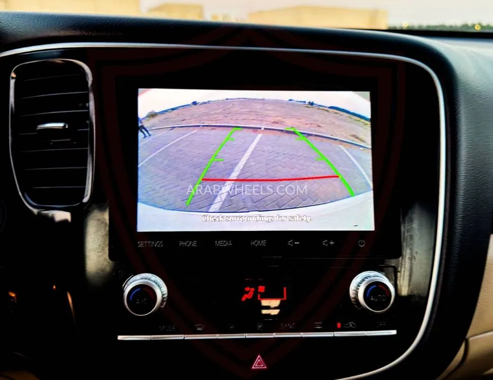 Mitsubishi Outlander 2023 for Sale in Sharjah Image-14