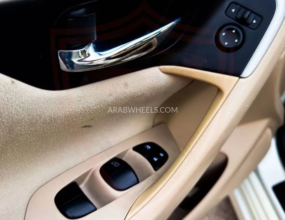 Nissan Altima 2016 for Sale in Sharjah Image-16