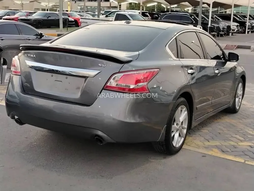 Nissan Altima 2014 for Sale in Dubai Image-8