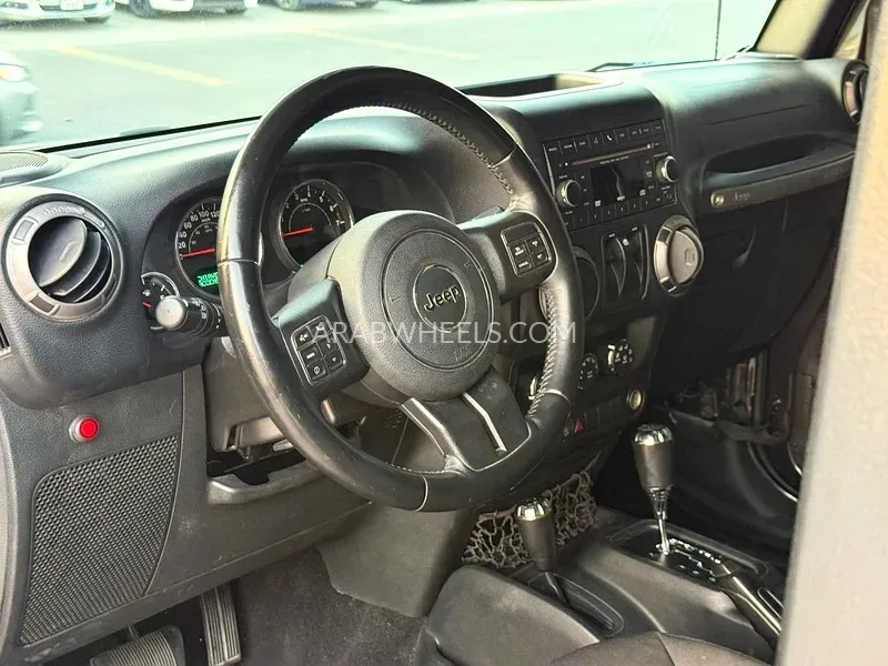 جيب رانجلر 2018 for Sale in الشارقة Image-14