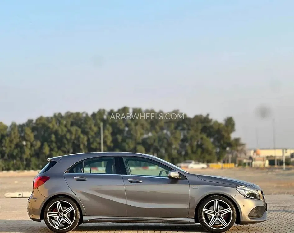 Mercedes Benz A Class 2018 for Sale in Sharjah Image-3