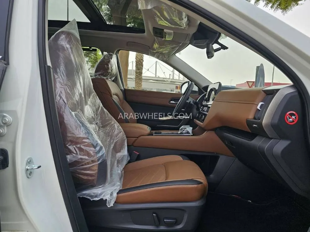 Nissan Pathfinder 2023 for Sale in Dubai Image-10