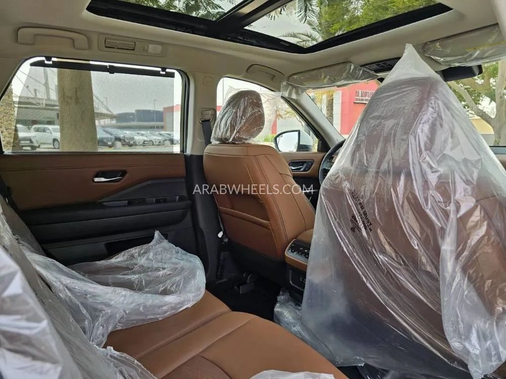 Nissan Pathfinder 2023 for Sale in Dubai Image-15