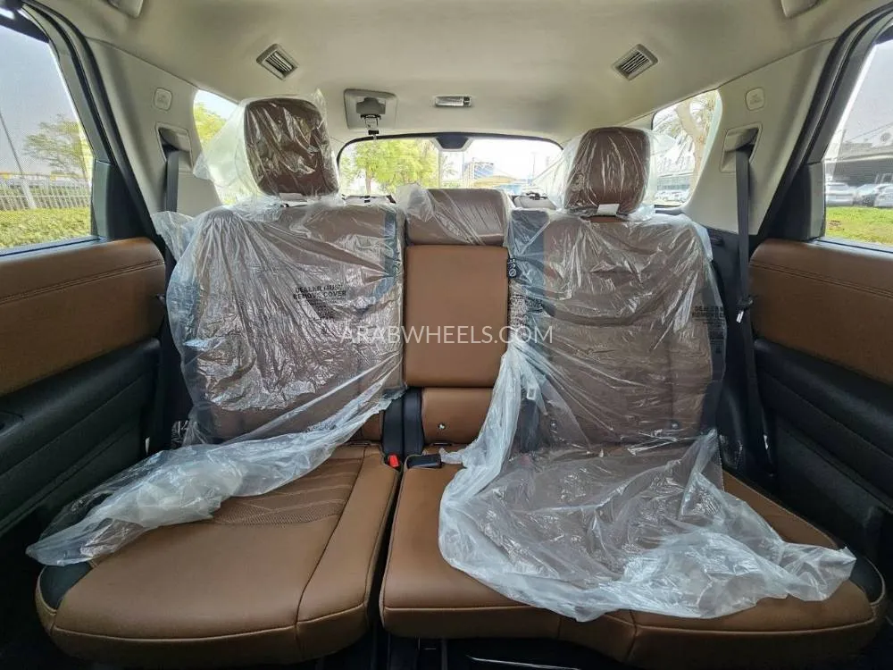 Nissan Pathfinder 2023 for Sale in Dubai Image-17