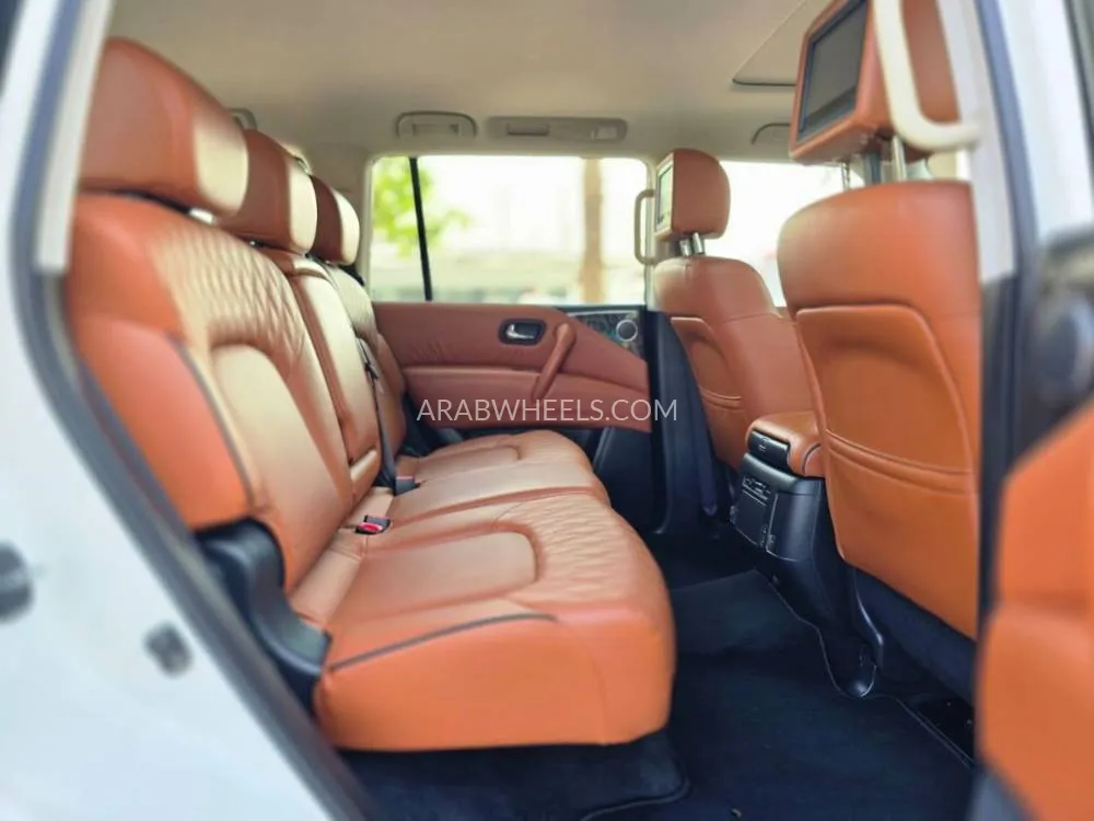 Nissan Patrol 2020 for Sale in Dubai Image-9