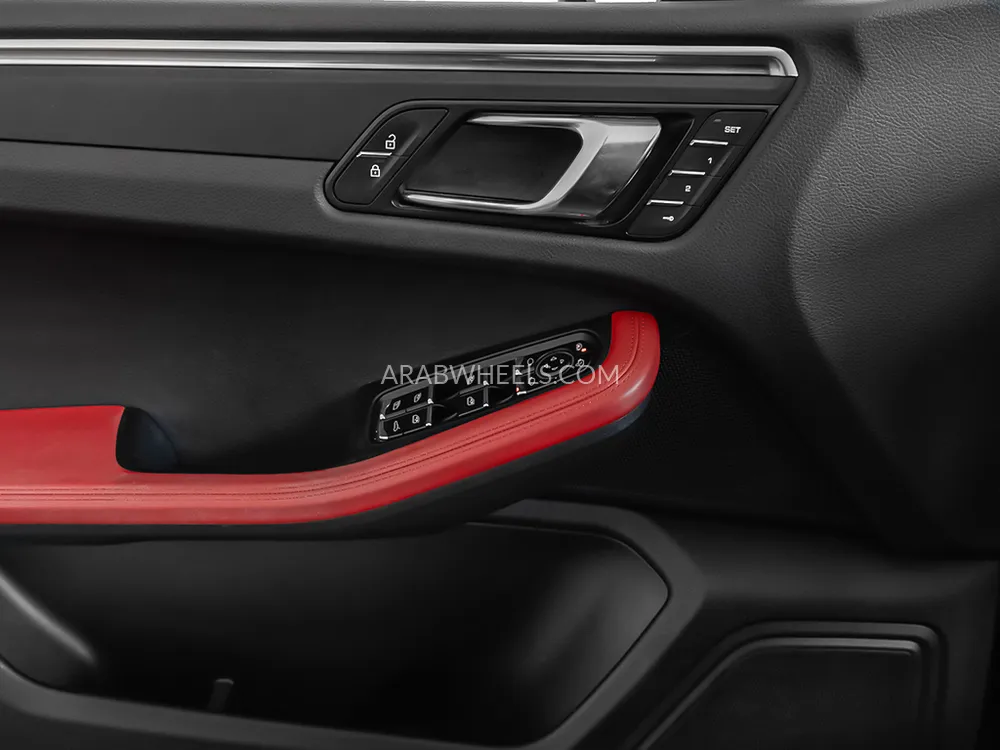 Porsche Macan 2020 for Sale in Dubai Image-10