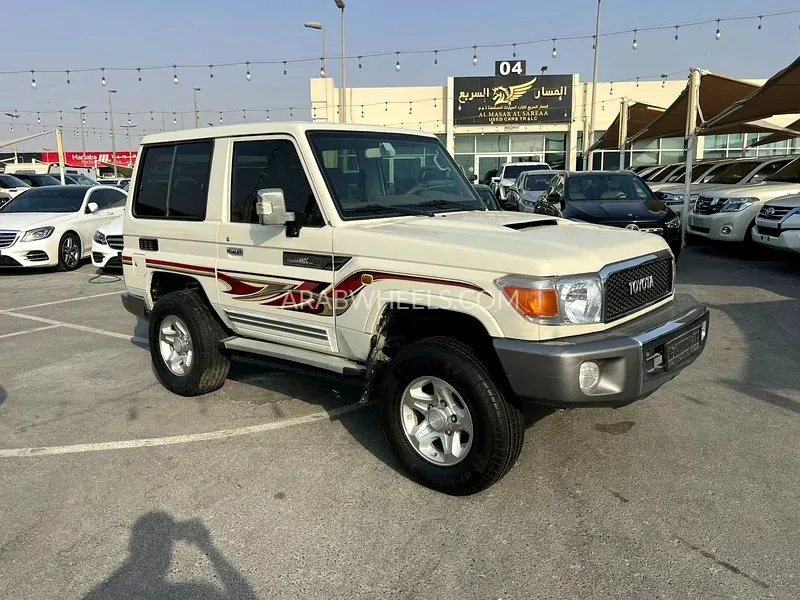 تويوتا لاند كروزر 2016 for Sale in الفجيرة Image-3