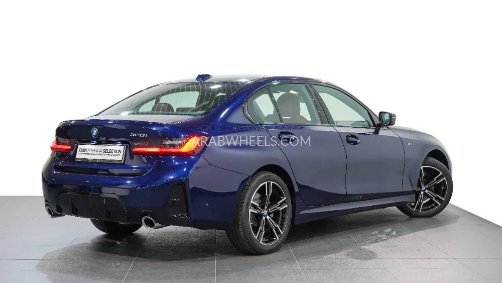 بي إم دبليو الفئة الثالثة 2025 for Sale in أبو ظبي Image-3