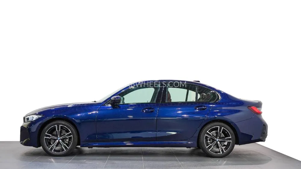 بي إم دبليو الفئة الثالثة 2025 for Sale in أبو ظبي Image-4