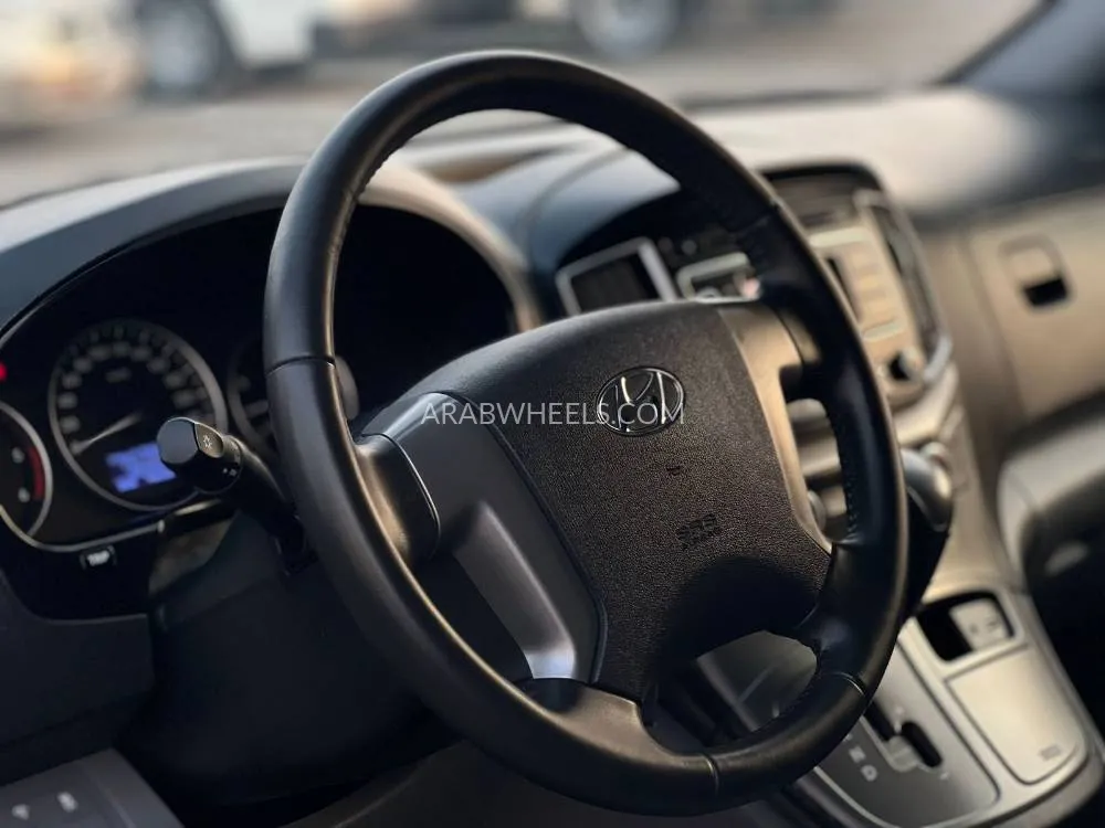 هيونداي إتش-1 ستاريكس 2021 for Sale in الشارقة Image-16