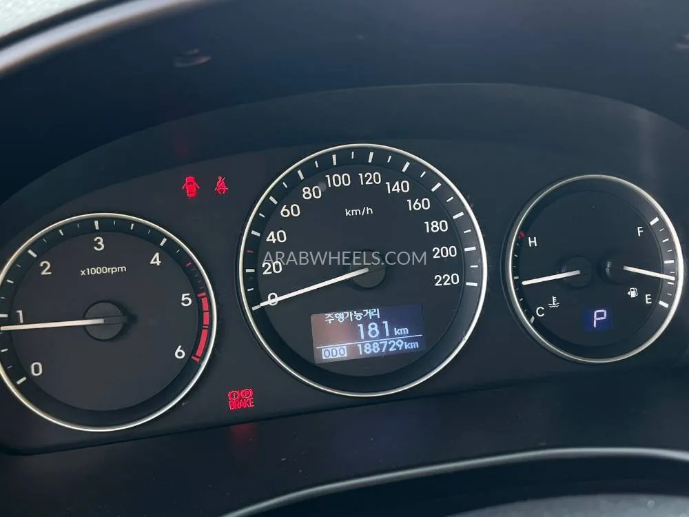 Hyundai H-1 Starex 2021 for Sale in Sharjah Image-8