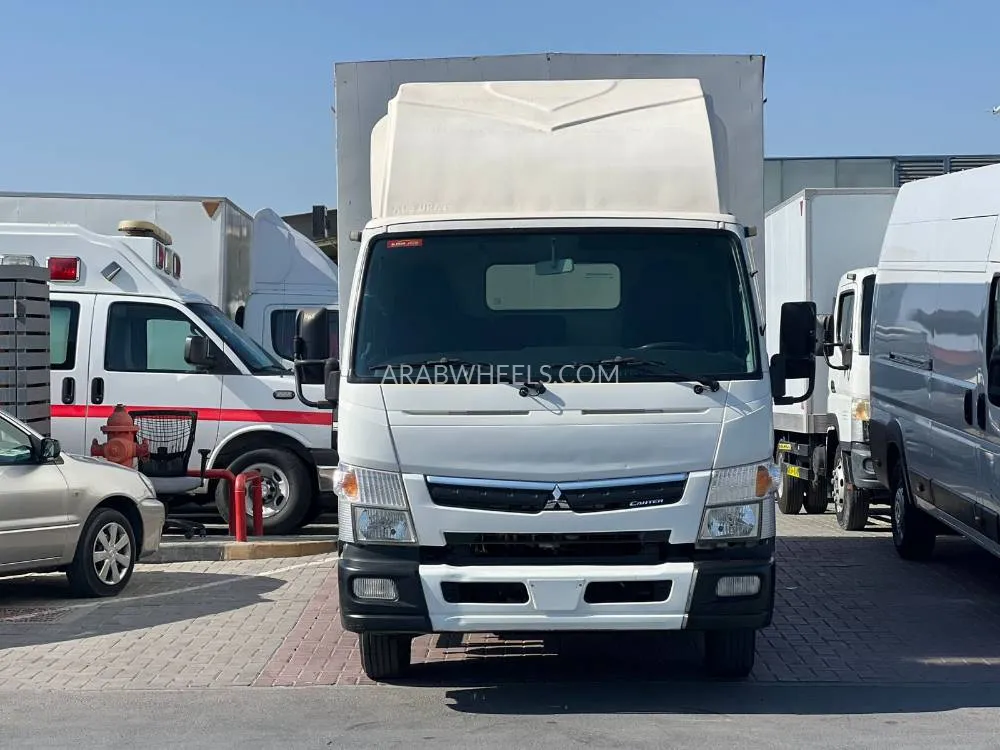 Mitsubishi Fuso 2019 for Sale in Sharjah Image-3