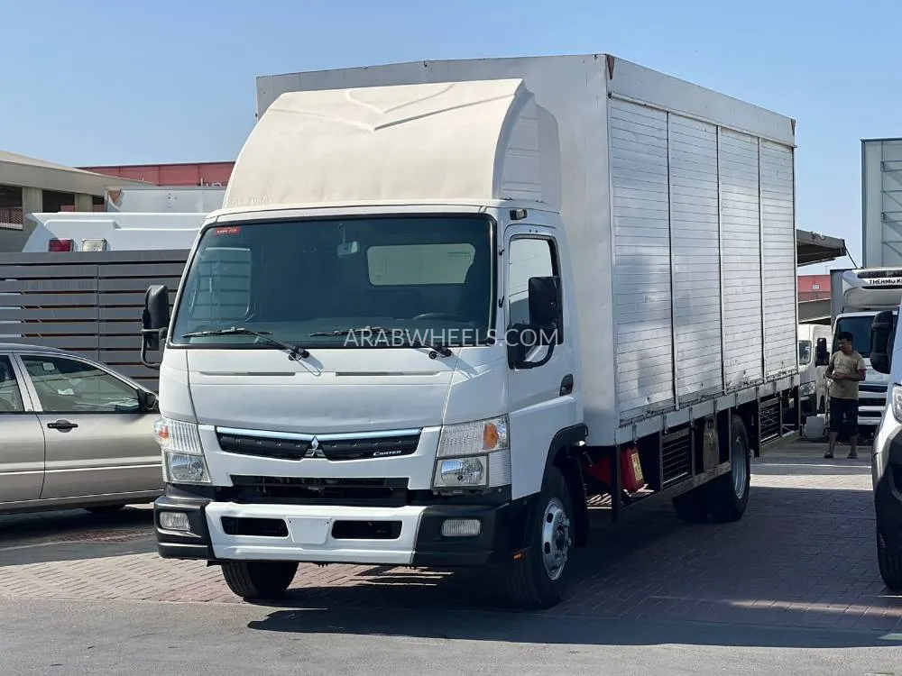Mitsubishi Fuso 2019 for Sale in Sharjah Image-4