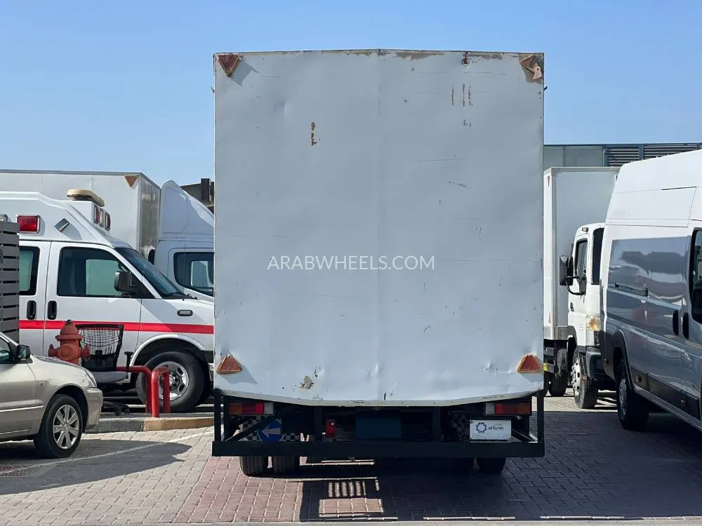 Mitsubishi Fuso 2019 for Sale in Sharjah Image-6