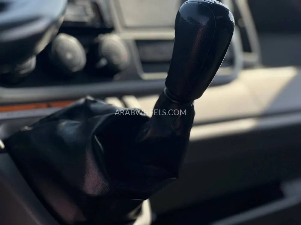 Mitsubishi Fuso 2019 for Sale in Sharjah Image-14