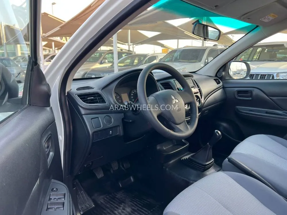 Mitsubishi L200 2022 for Sale in Sharjah Image-10