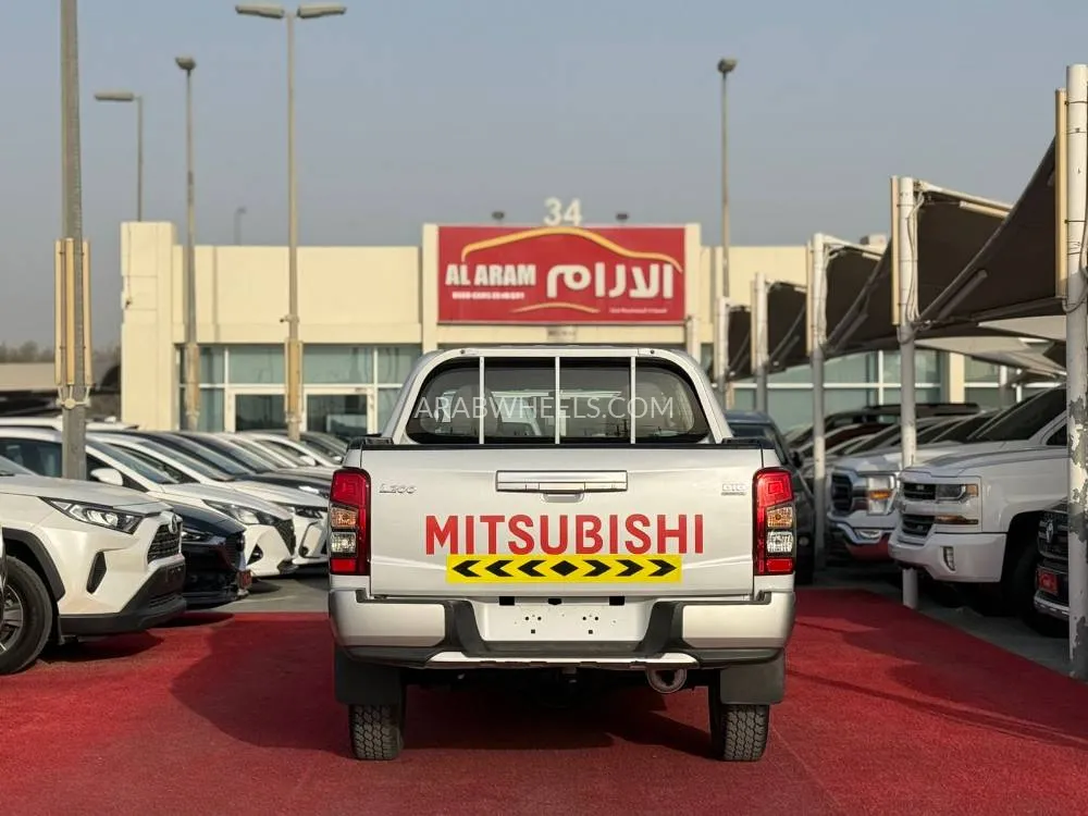 Mitsubishi L200 2020 for Sale in Sharjah Image-6