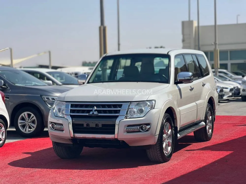 ميتسوبيشي باجيرو 2016 for Sale in الشارقة Image-4
