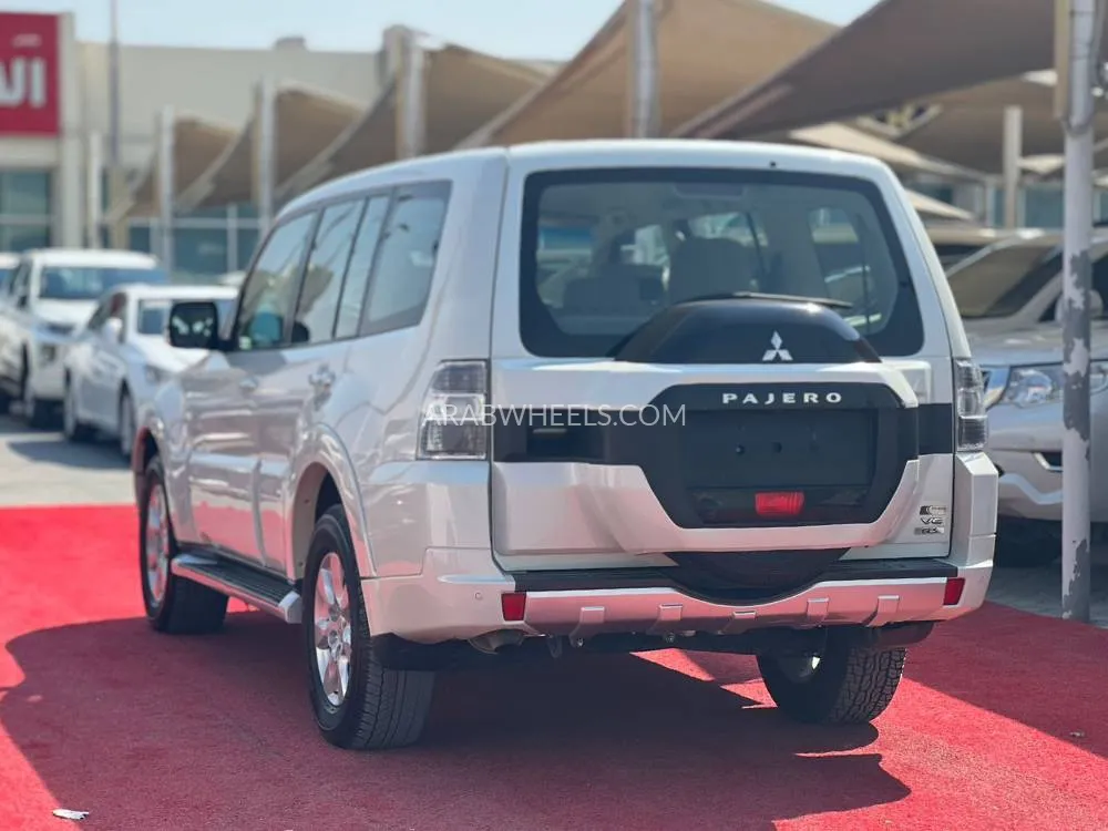 ميتسوبيشي باجيرو 2016 for Sale in الشارقة Image-5