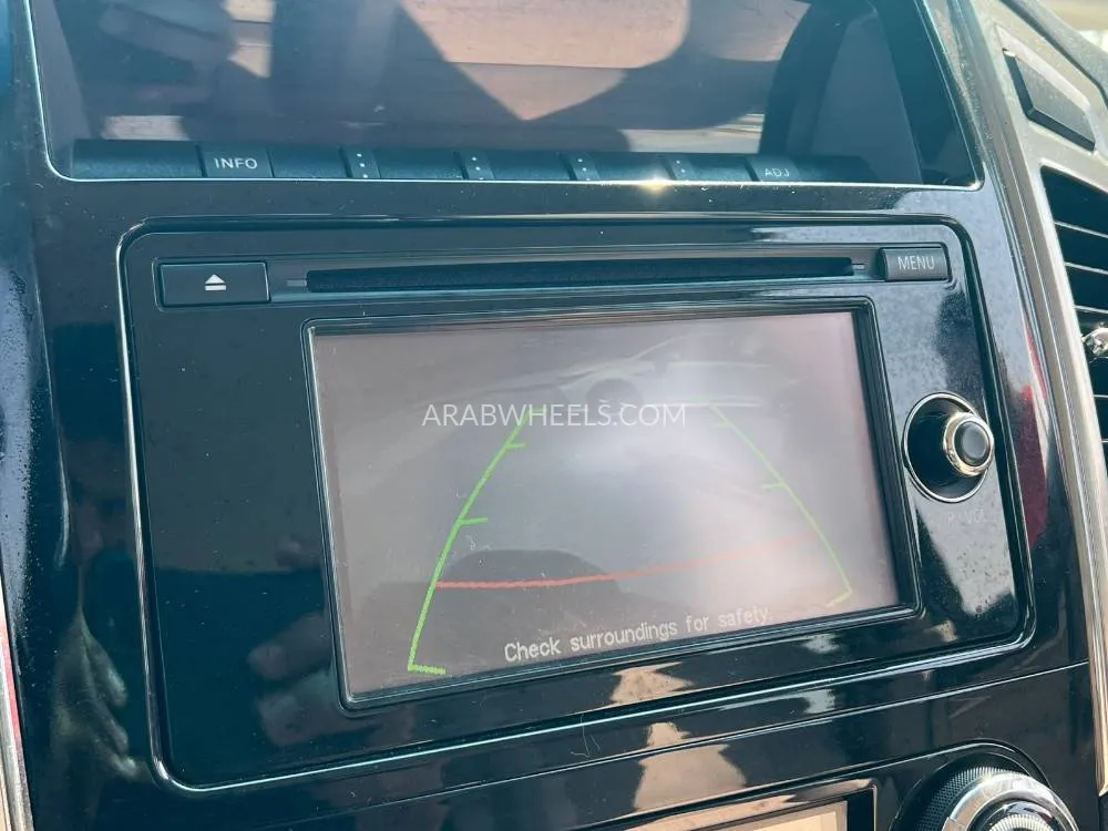 ميتسوبيشي باجيرو 2016 for Sale in الشارقة Image-20