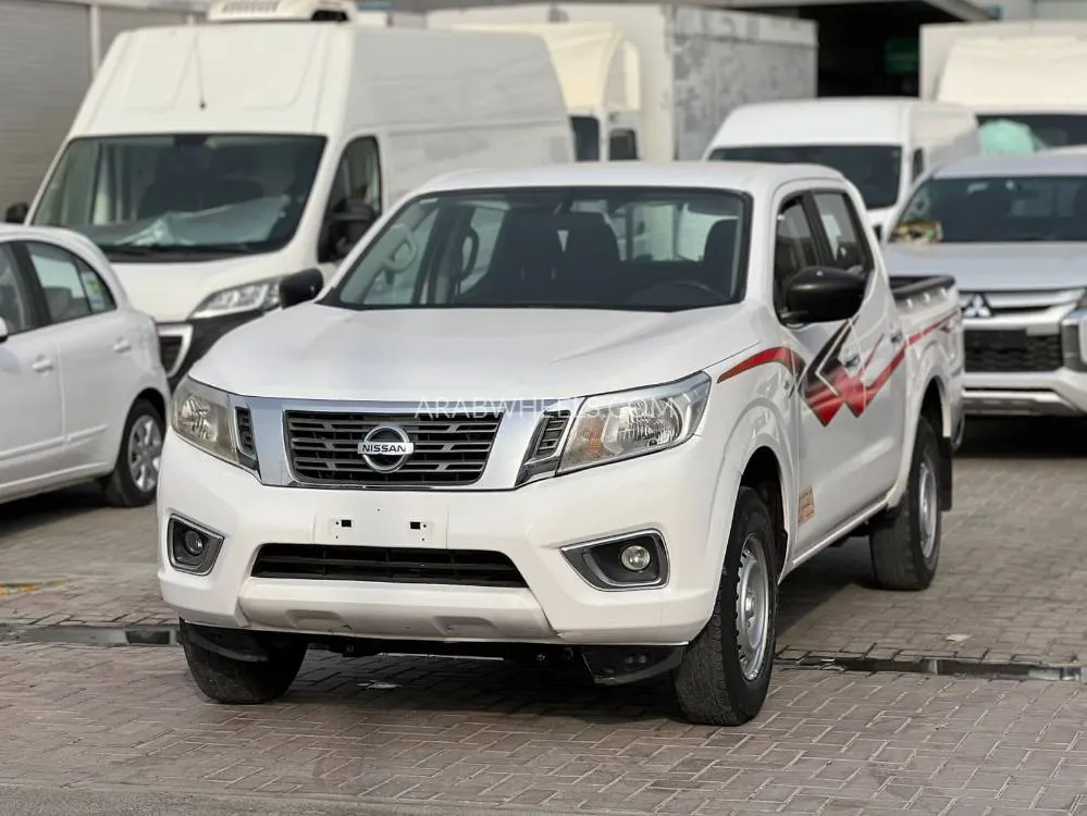 Nissan Navara 2020 for Sale in Sharjah Image-4