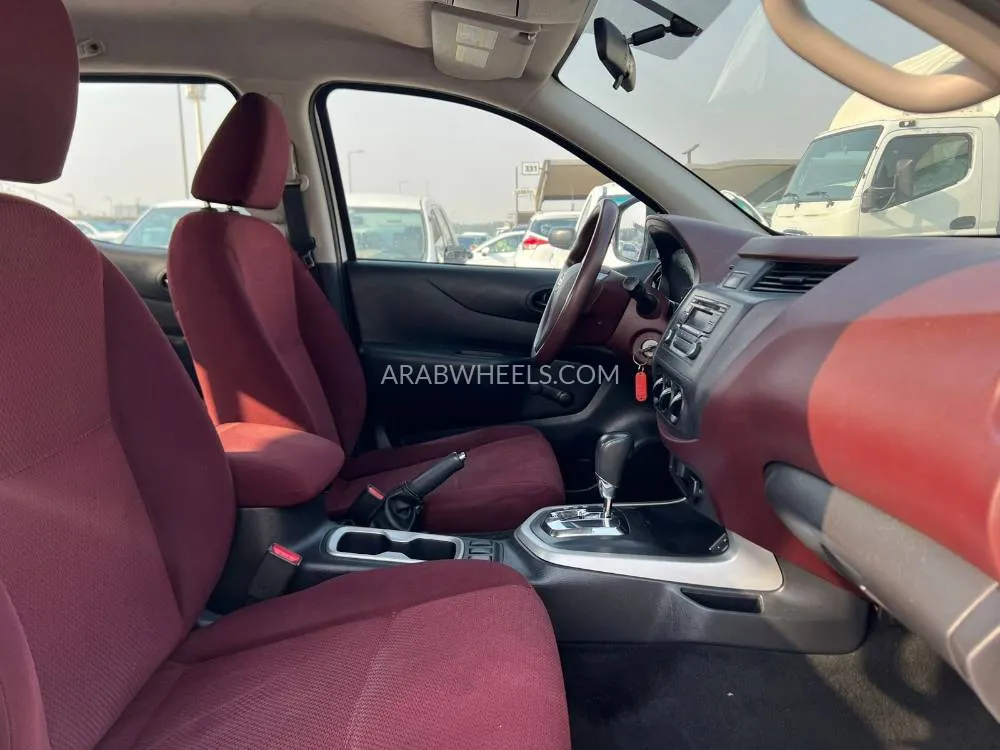 Nissan Navara 2020 for Sale in Sharjah Image-11