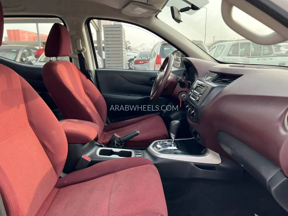 Nissan Navara 2020 for Sale in Sharjah Image-11