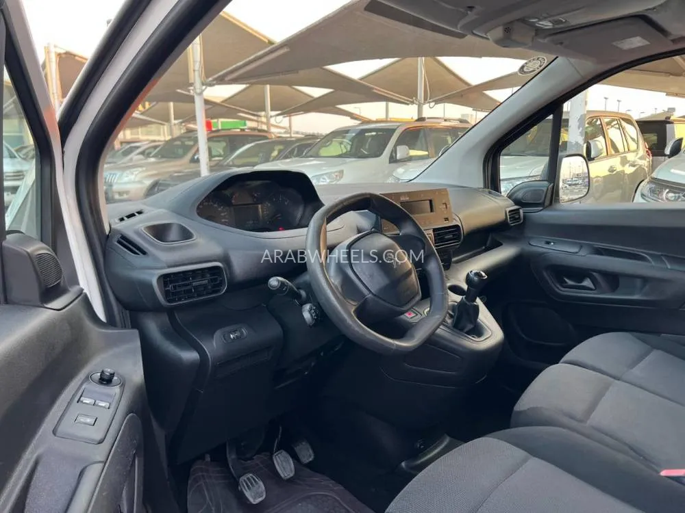 بيجو بارتنر 2022 for Sale in الشارقة Image-10