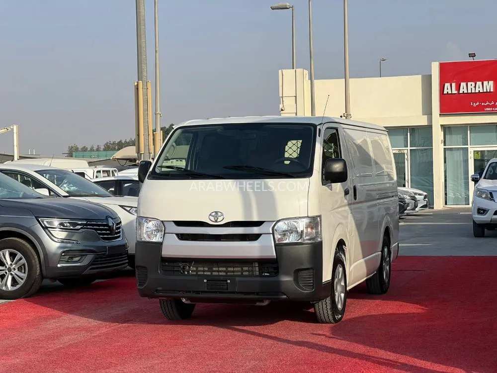 Toyota Hiace 2021 for Sale in Sharjah Image-4