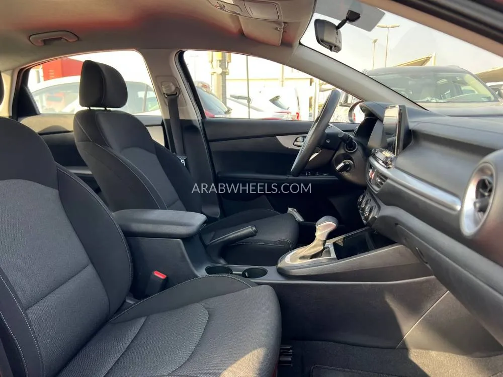 Kia Cerato 2023 for Sale in Sharjah Image-13
