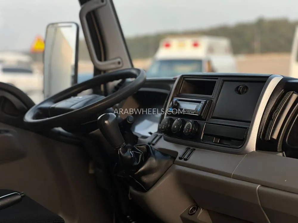 Mitsubishi Fuso 2021 for Sale in Sharjah Image-9