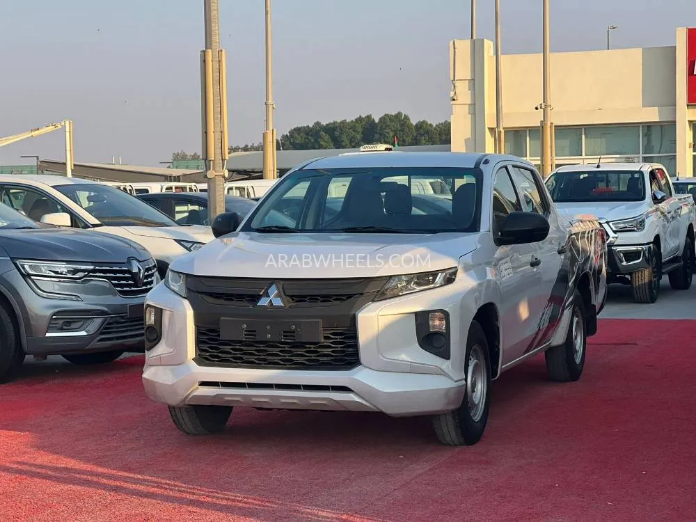 Mitsubishi L200 2019 for Sale in Sharjah Image-4
