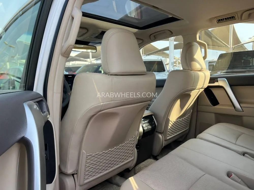 تويوتا لاند كروزر برادو 2022 for Sale in الشارقة Image-11