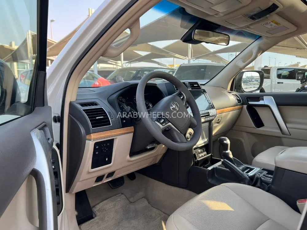 تويوتا لاند كروزر برادو 2022 for Sale in الشارقة Image-13