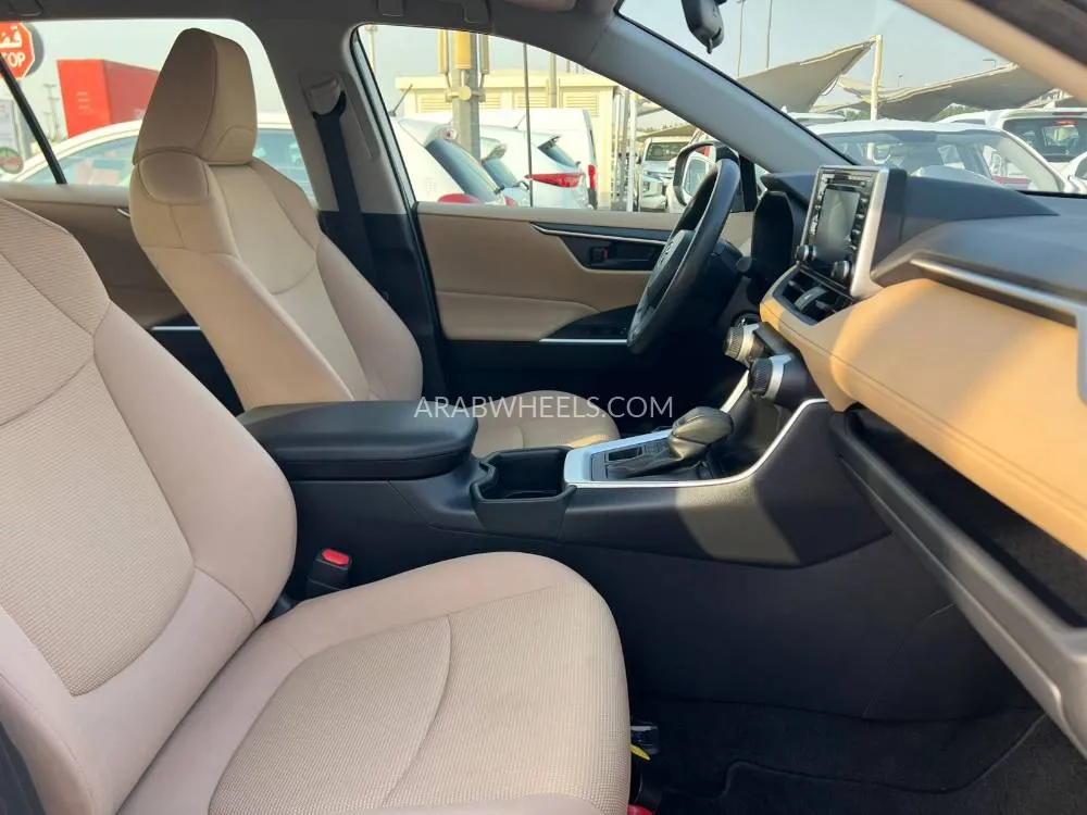 Toyota Rav4 2022 for Sale in Sharjah Image-13