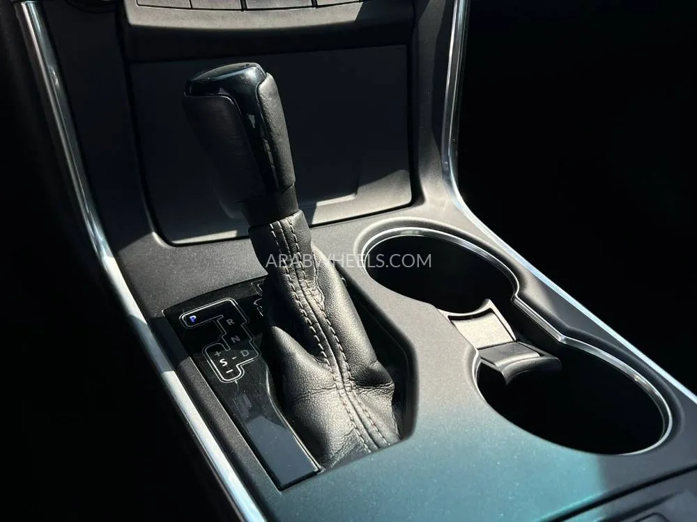 Toyota Camry 2015 for Sale in Sharjah Image-19
