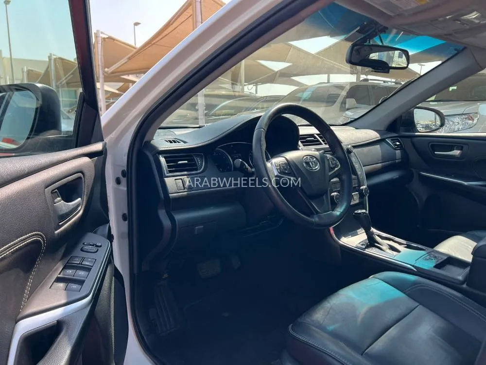 Toyota Camry 2015 for Sale in Sharjah Image-11