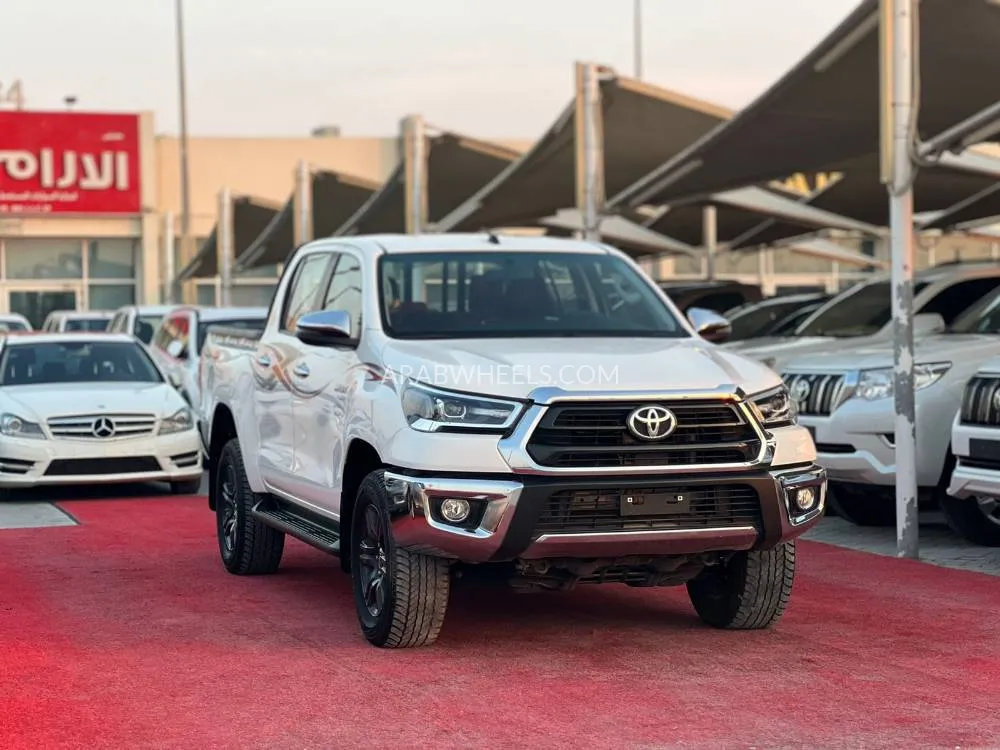 تويوتا هايلوكس 2025 for Sale in الشارقة Image-2