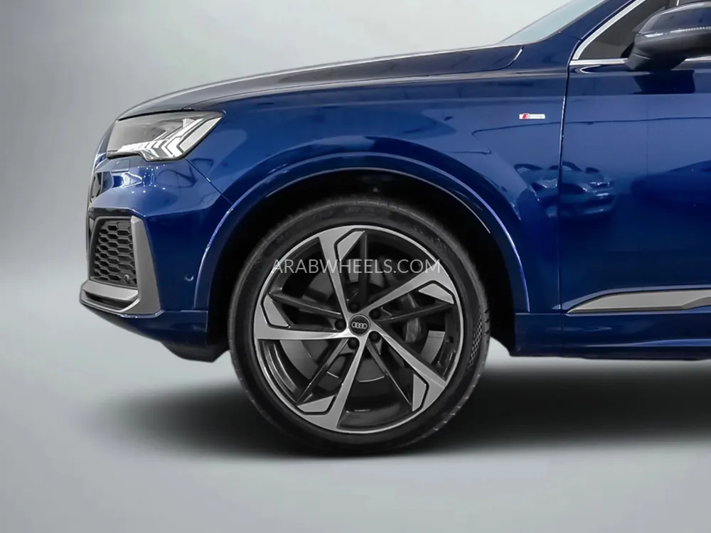 أودي Q7 2021 for Sale in دبي Image-6