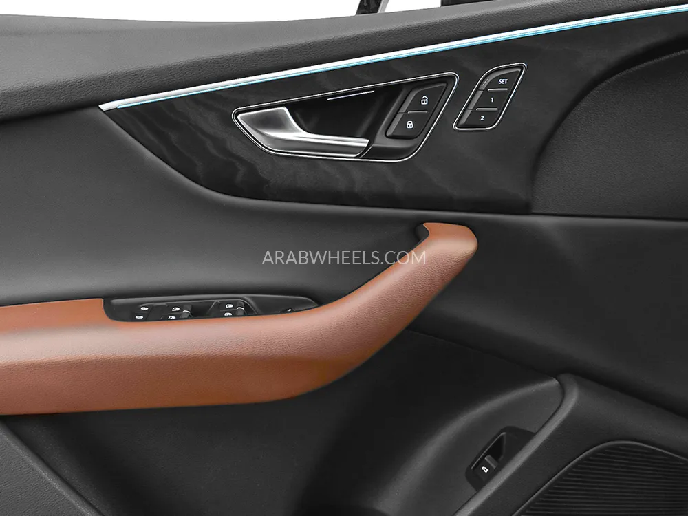 أودي Q7 2021 for Sale in دبي Image-12