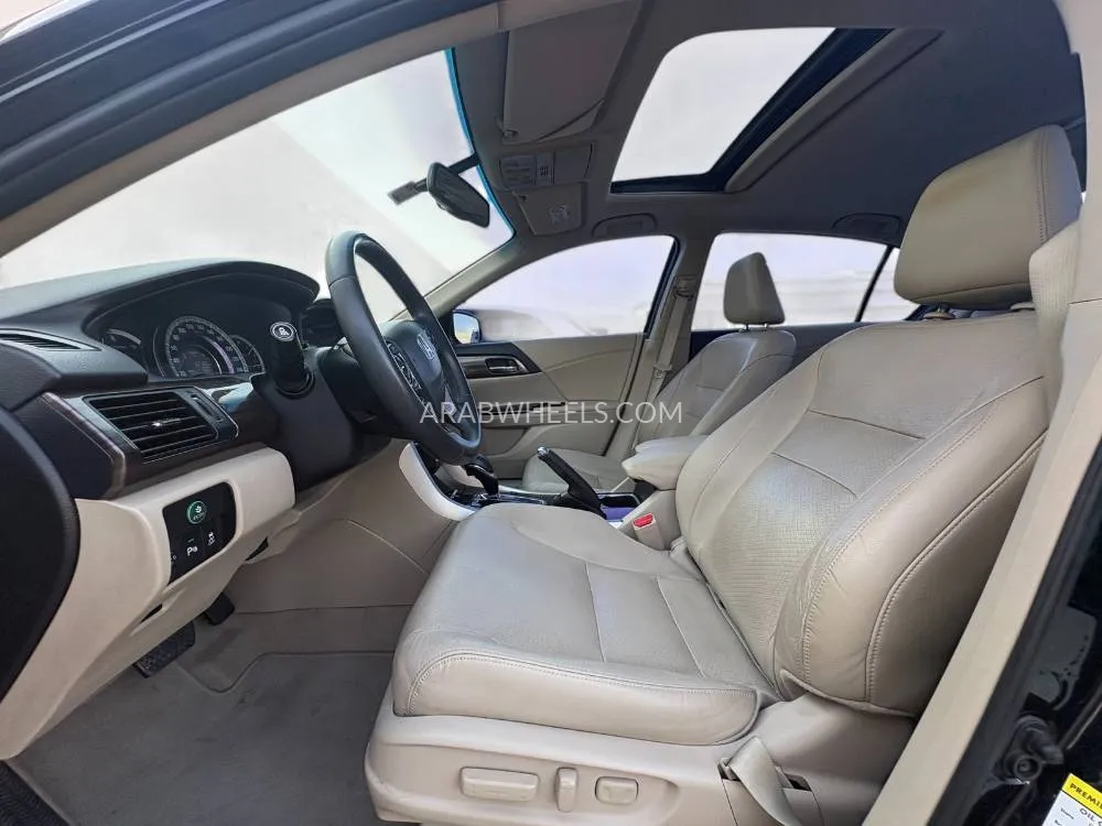 Honda Accord 2017 for Sale in Dubai Image-17