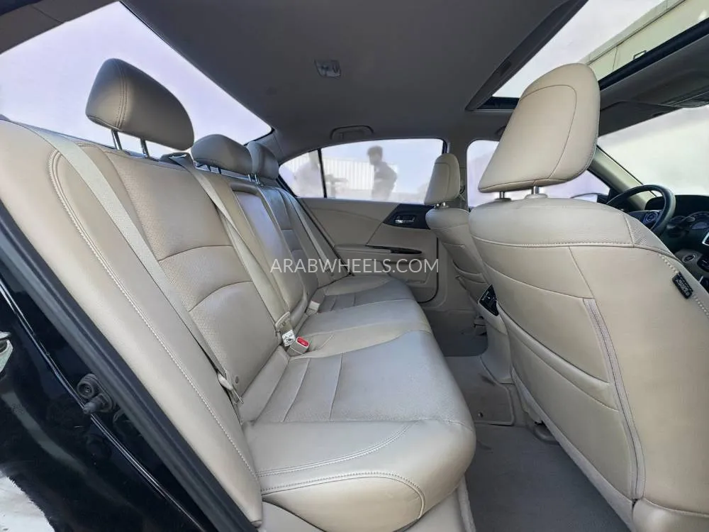 Honda Accord 2017 for Sale in Dubai Image-19